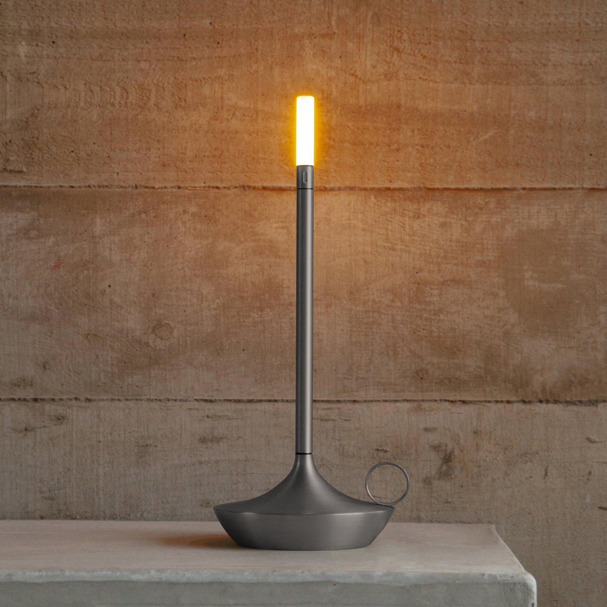 Metal Design Table Lamp Escadinavo VelaWick